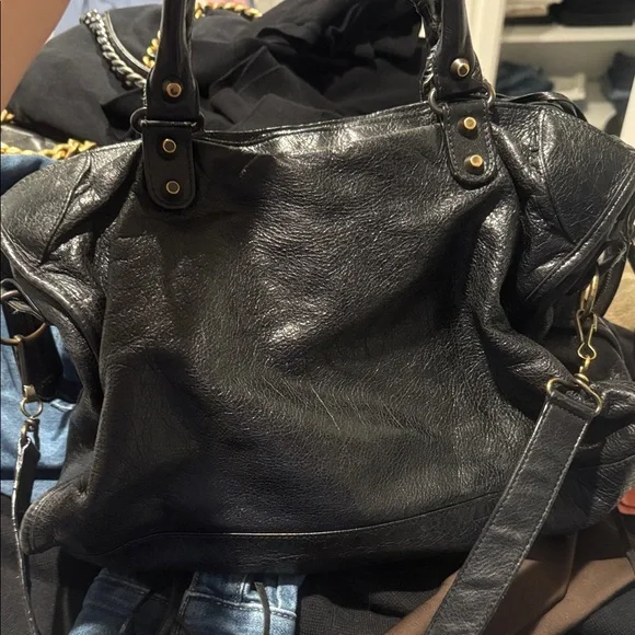 Balenciaga Black Leather Shoulder Bag with Gold Details - Picture 3 of 8